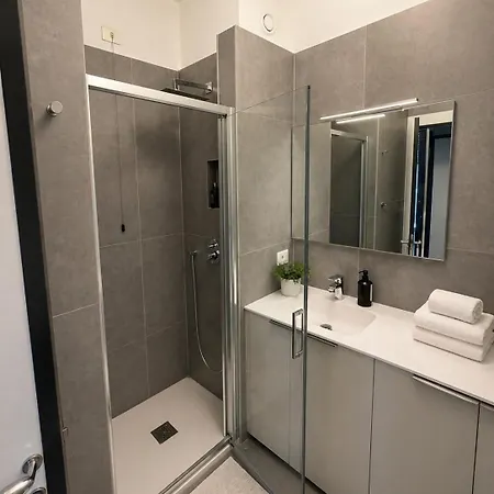 Apartment R Camelia House Como